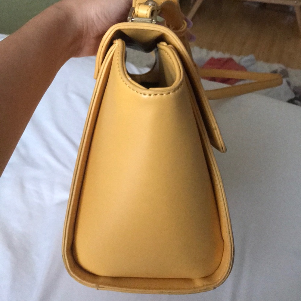 Yellow bag - Picture 6 of 8